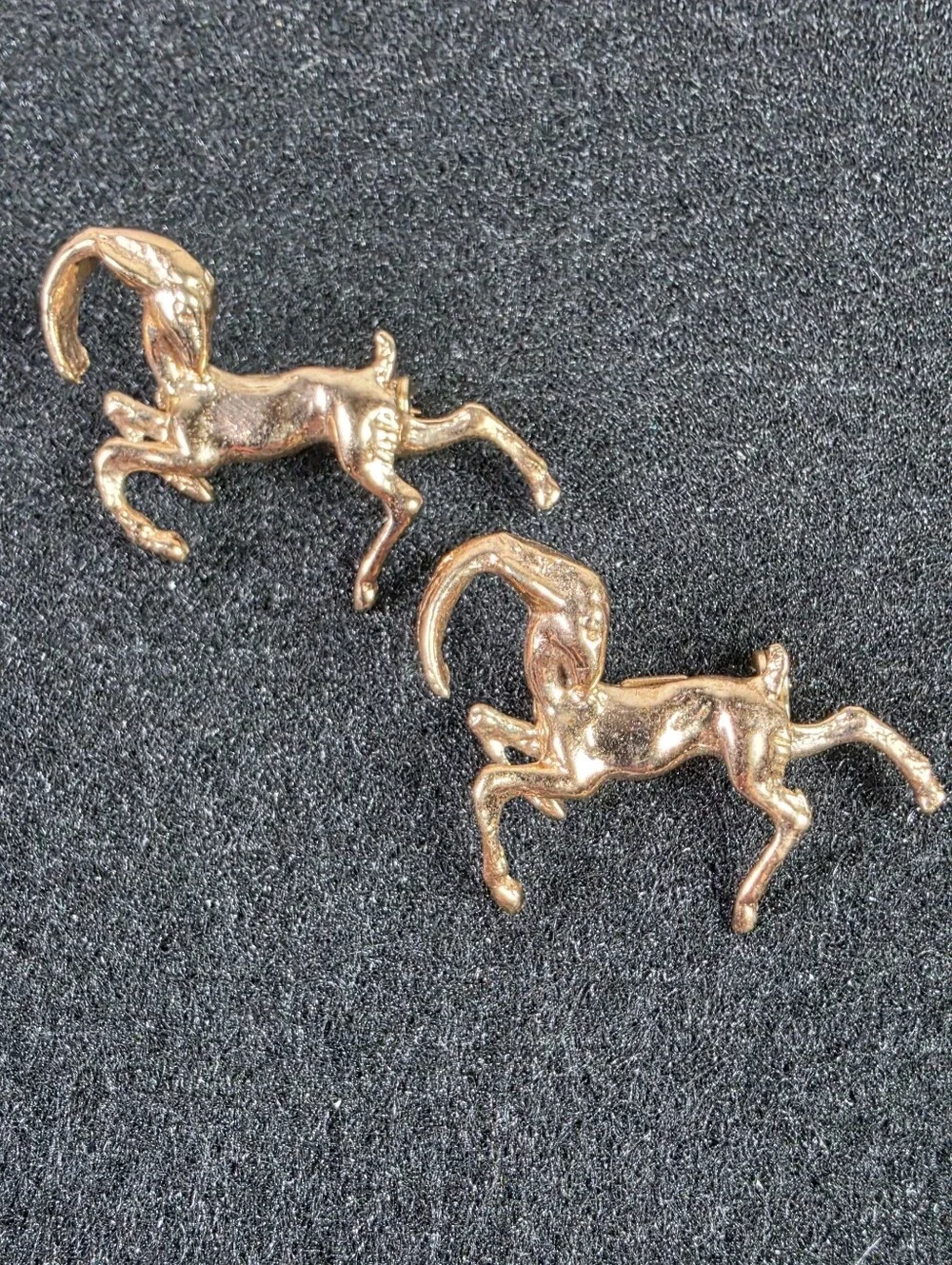 Gold-tone Ram Pin Set - Animal Brooches Or Scatter Pins Pair